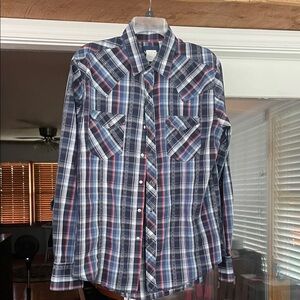 Wrangler Men's Red and Blue Plaid Button Down Shirt